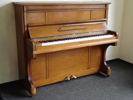 Schweizer Markenklavier